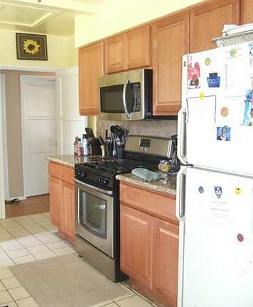 4th image of 316 W 64th Pl
