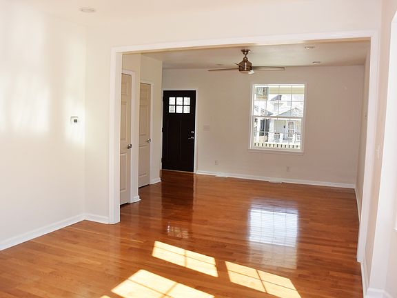 4th image of 4426 Fairmount St