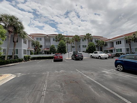 3rd image of 210 11th Ave N APT 304