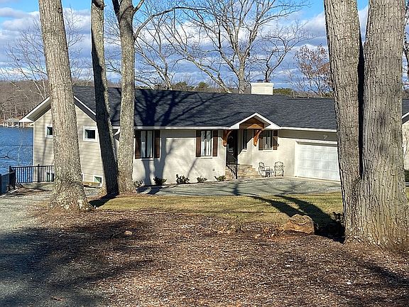 2nd image of 2370 Capewood Dr