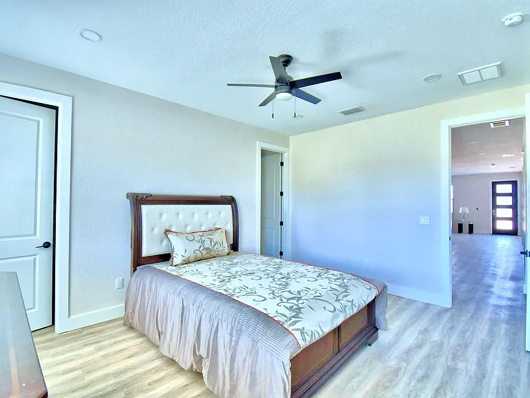 550 Battle Ave #550 — Photo 4