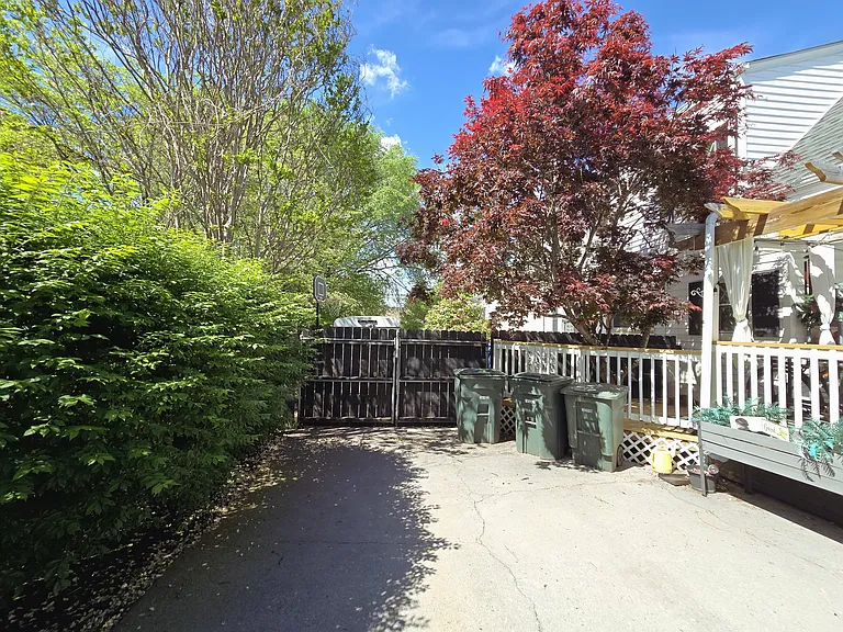 W F St — Photo 11