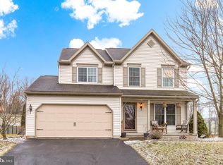 102 Blackberry Ln, Lebanon, PA 17046