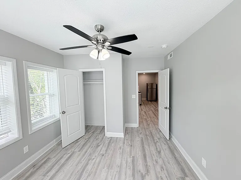 1205 E Armour Blvd — Photo 14