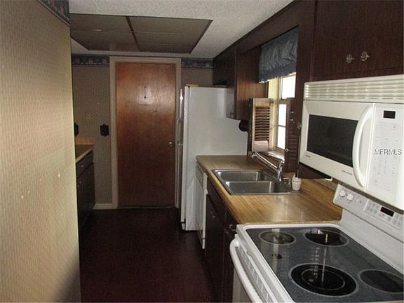 5th image of 2336 Louise St