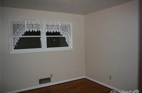 4th image of 409 Normandy Dr
