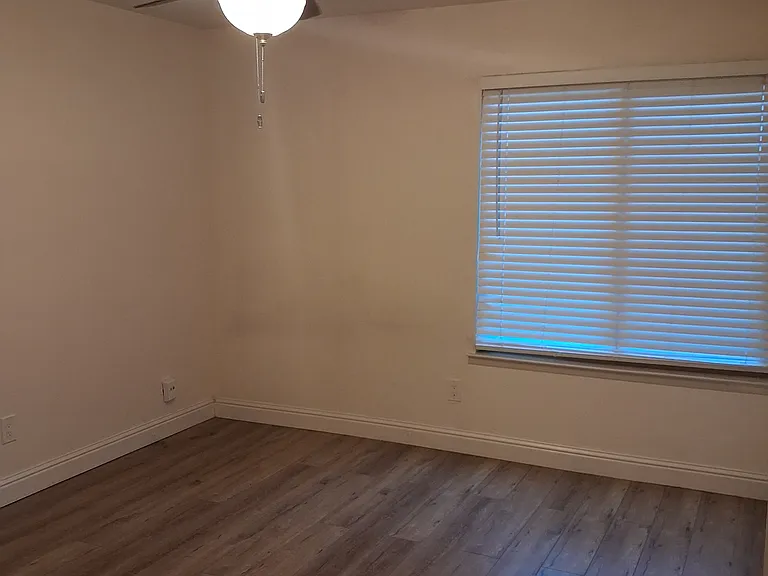 1313 Floyd Ave #112 — Photo 5