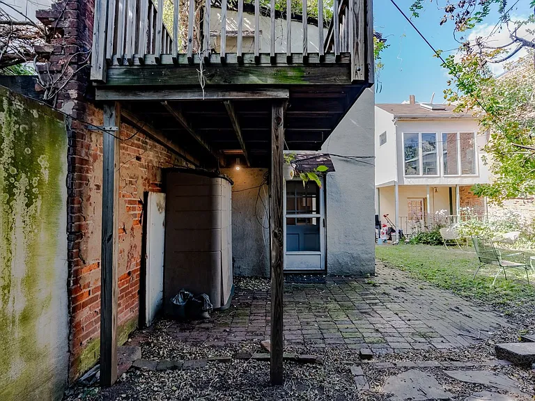 833 S Bond St — Photo 16