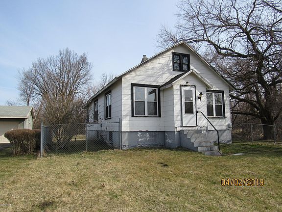 2nd image of 1583 Highland Ave