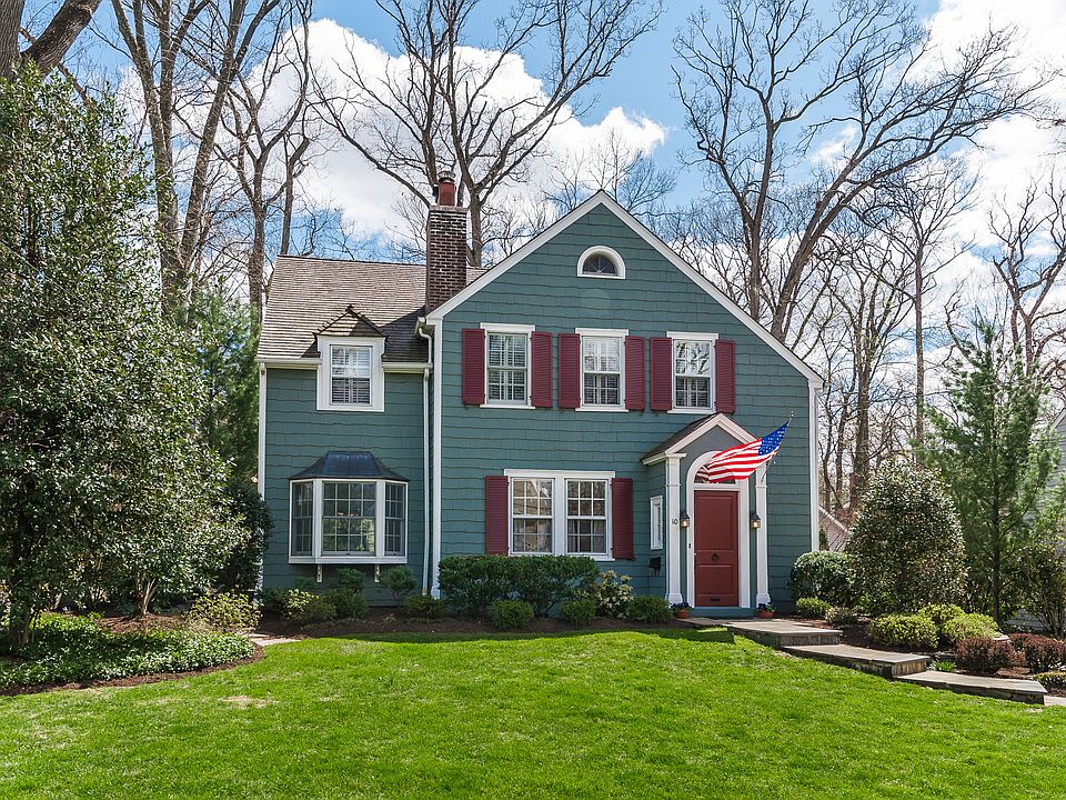 2nd image of 10 Blackburn Pl