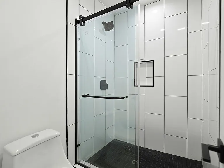 955 N Oxford Ave #8 — Photo 13