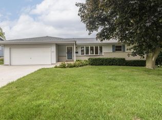 W143N8317 Oxford STREET, Menomonee Falls, WI 53051
