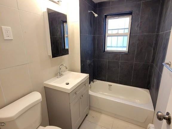 2nd image of 157 Elmwood Ave #5AB