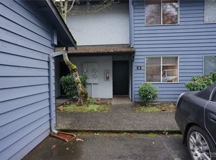 280 Newport Way NW #B-9, Issaquah, WA