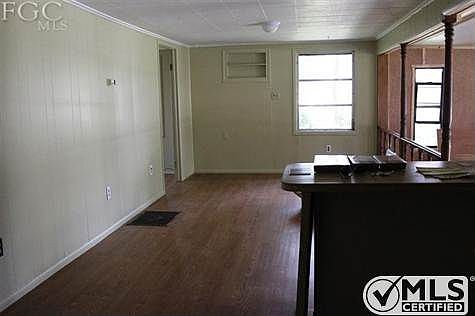 small breakfast bar to Dining