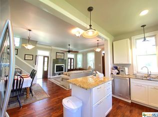 767 County Road 415, Yoakum, TX 77995