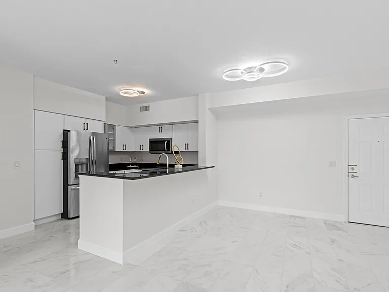 233 S Federal Hwy #405 — Photo 10