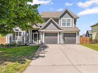 731 River Dr, Edwardsville, KS 66111