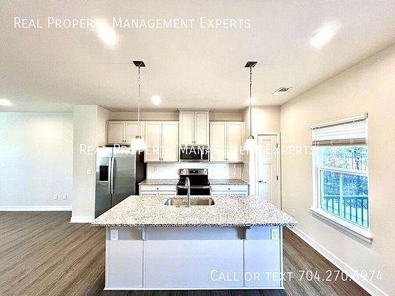3rd image of 1609 Aspire St