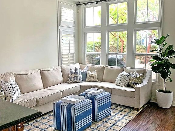 Spacious living room, bright, lively