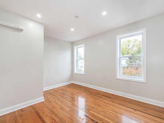 Bedroom 1 (First View)