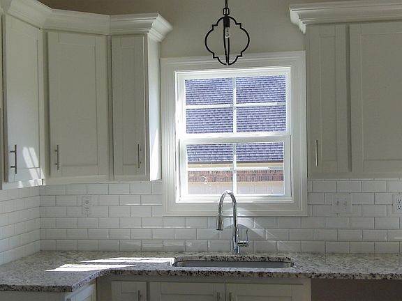 3rd image of 4542 Vineyard Dr