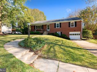 2111 Wilkinson Pl, Alexandria, VA 22306