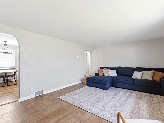5th image of 1788 N Longview St