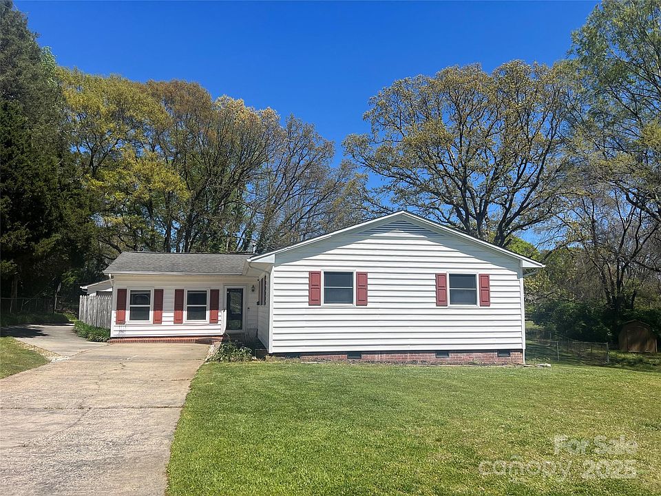 1st image of 915 Timberlane Dr