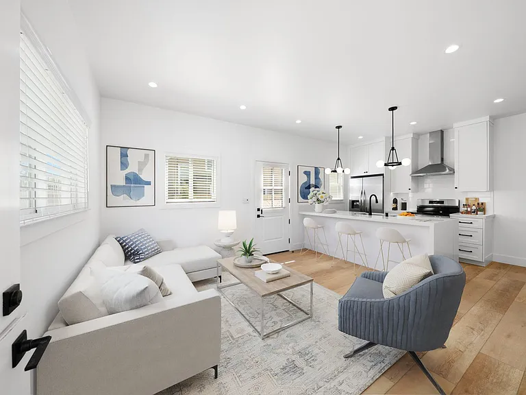1637 Irvine Ave — Photo 7