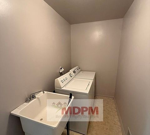3rd image of 8847 Hardwood Dr #1