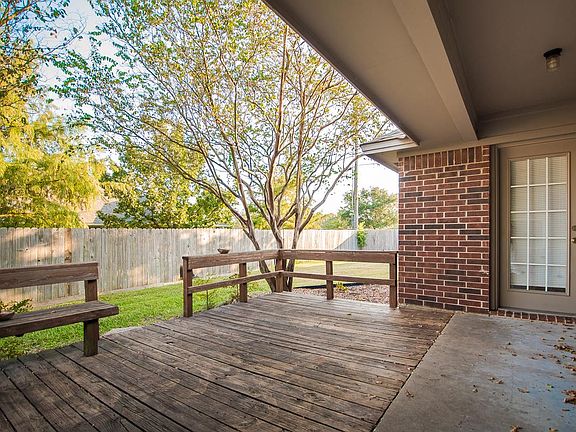 Deck (showing door to Master Bedroom)
