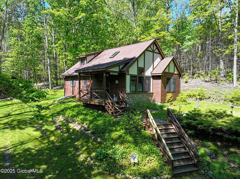 2nd image of 268 Dodd Hill Road