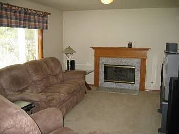 3rd image of 15644 SW Wintergreen St