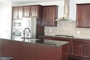 2nd image of 42270 Hampton Woods Ter