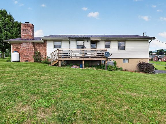 3rd image of 89 Arch Barrett Dr