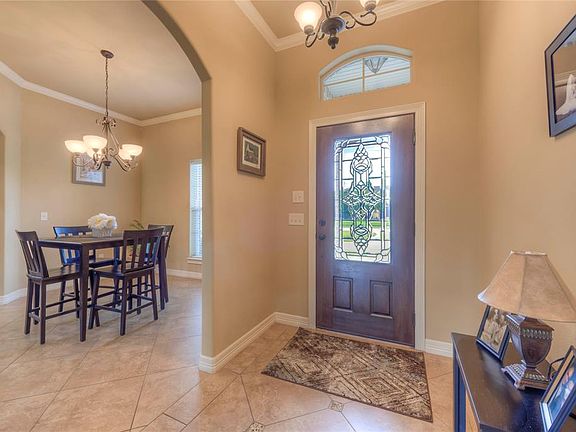 3rd image of 115 Parkway Oaks Dr