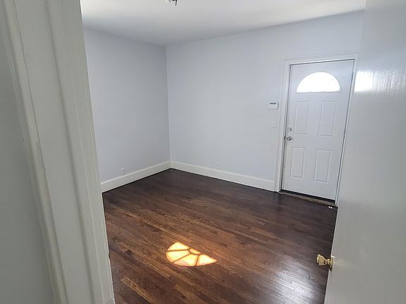 4th image of 1807 Hertel Ave