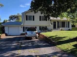 2008 NE 64th St, Kansas City, MO 64118