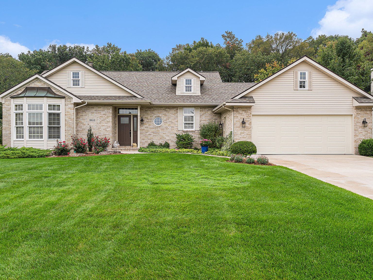 8612 Cedar Lake Dr, Jenison, MI 49428 Zillow