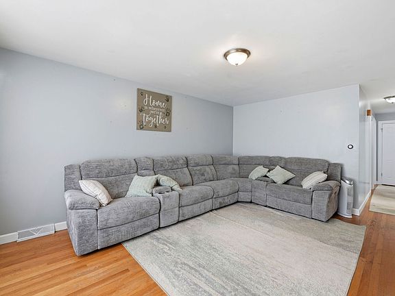 4th image of 3416 N Oriole Ave