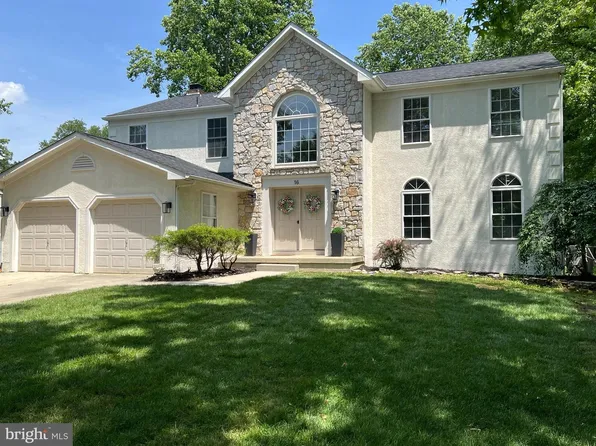 16 Armitage Ct, Sewell, NJ 08080