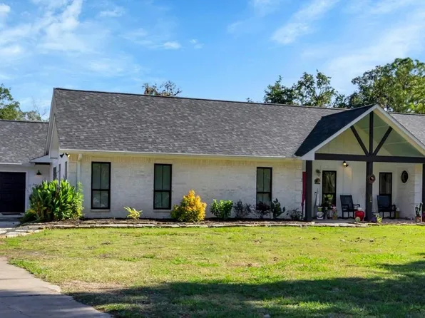 295 County Road 687, Angleton, TX 77515