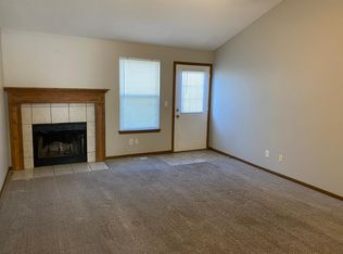 1118 Wesleyan Ct, Cameron, MO 64429