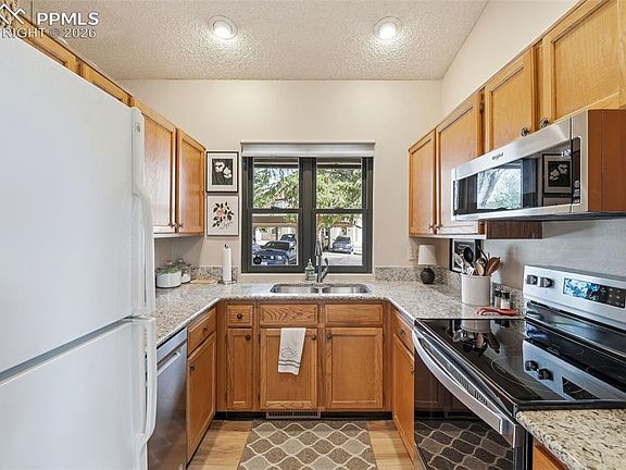 5th image of 510 Autumn Crest Cir Unit A