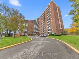 20 Chesterton Dr #114, Ottawa, ON K2E6Z7