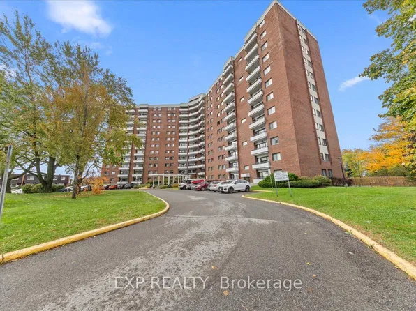 20 Chesterton Dr #114, Ottawa, ON K2E 6Z7