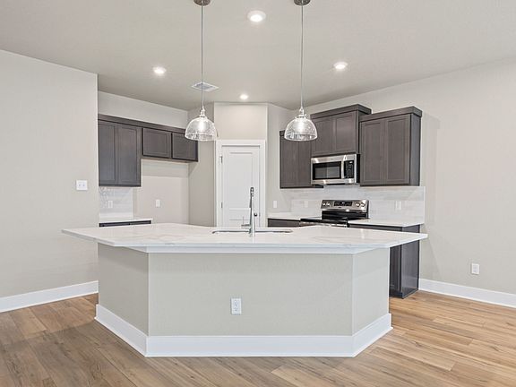 4th image of 711 Winscott Ave