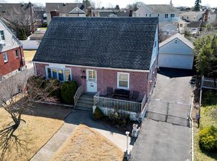 407 Saint Luke Pl, Franklin Square, NY 11010