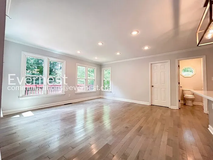 5950 Henley Dr — Photo 8